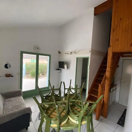 Maison Individuelle Dans Avec Piscine * Vendres